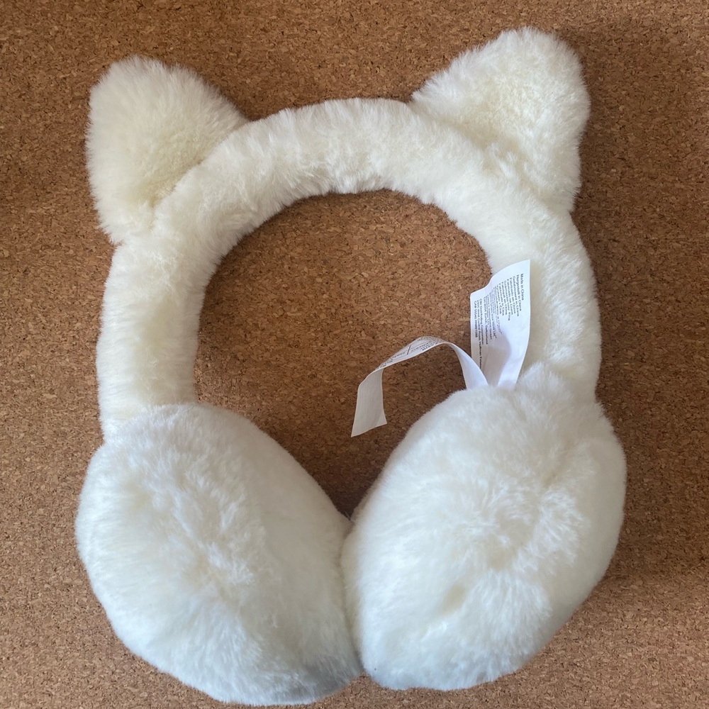 Claire's White Plush Cat Ear Hat